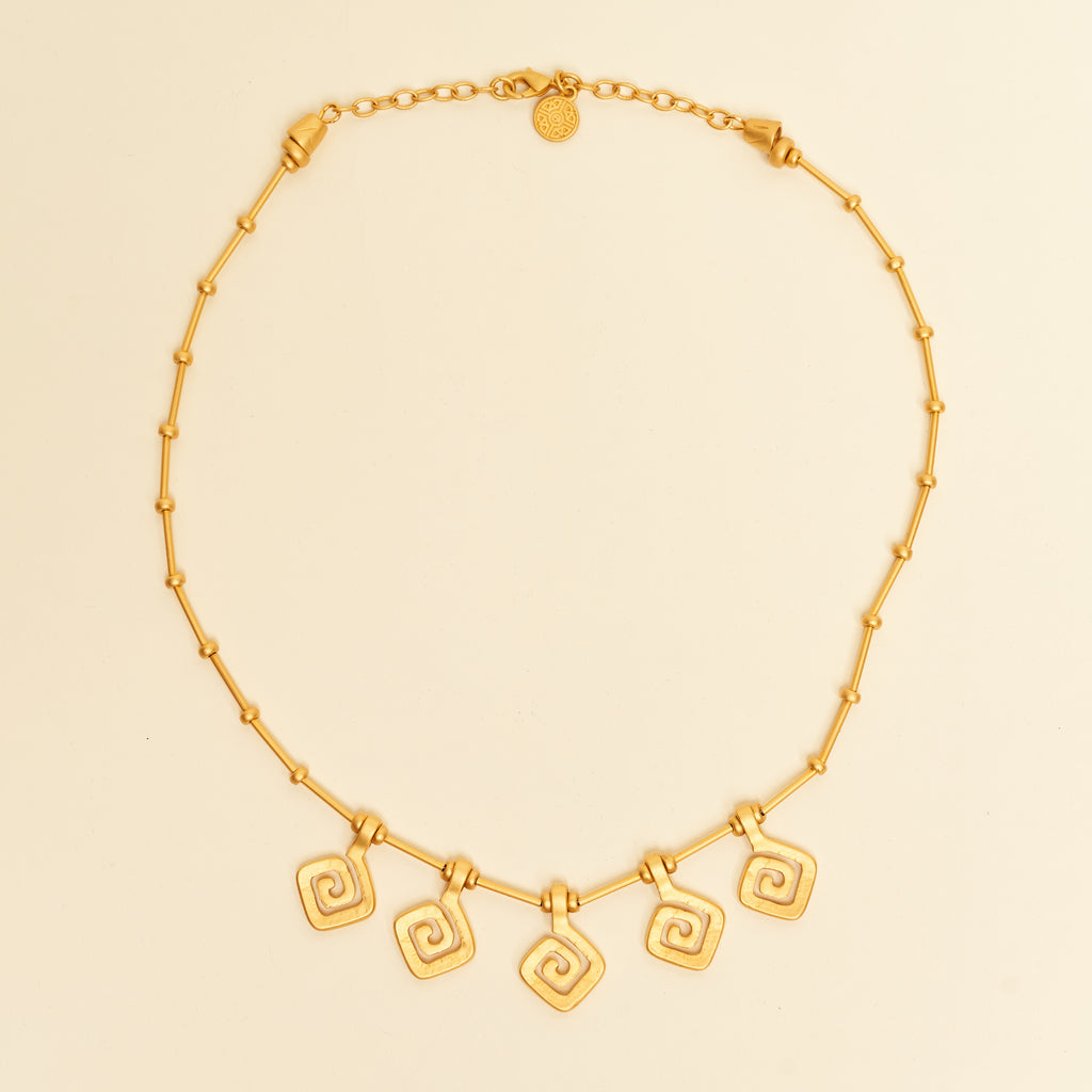 Halskette mit fünf spiralförmigen Anhängern, 24K vergoldet